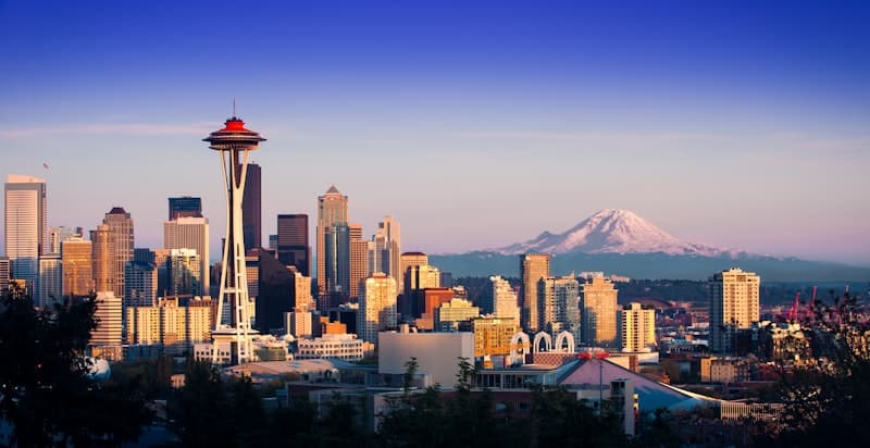 Seattle skyline with Space Needle and Mount Rainier